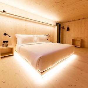 Zero Box Lodge